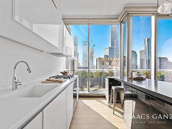 3rd image of 56 Leonard St #22A-WEST