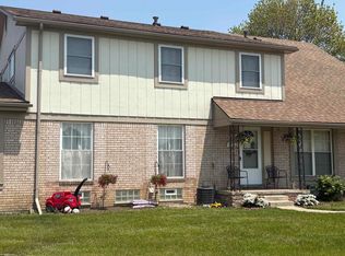 35296 Terrybrook Dr, Sterling Heights, MI 48312