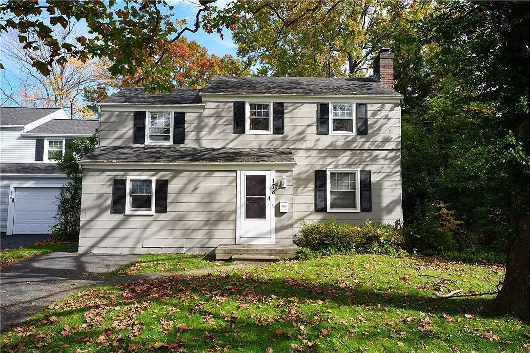 3 bed, 1.5 bath, 1287 sqft, $2,200 — Photo 1