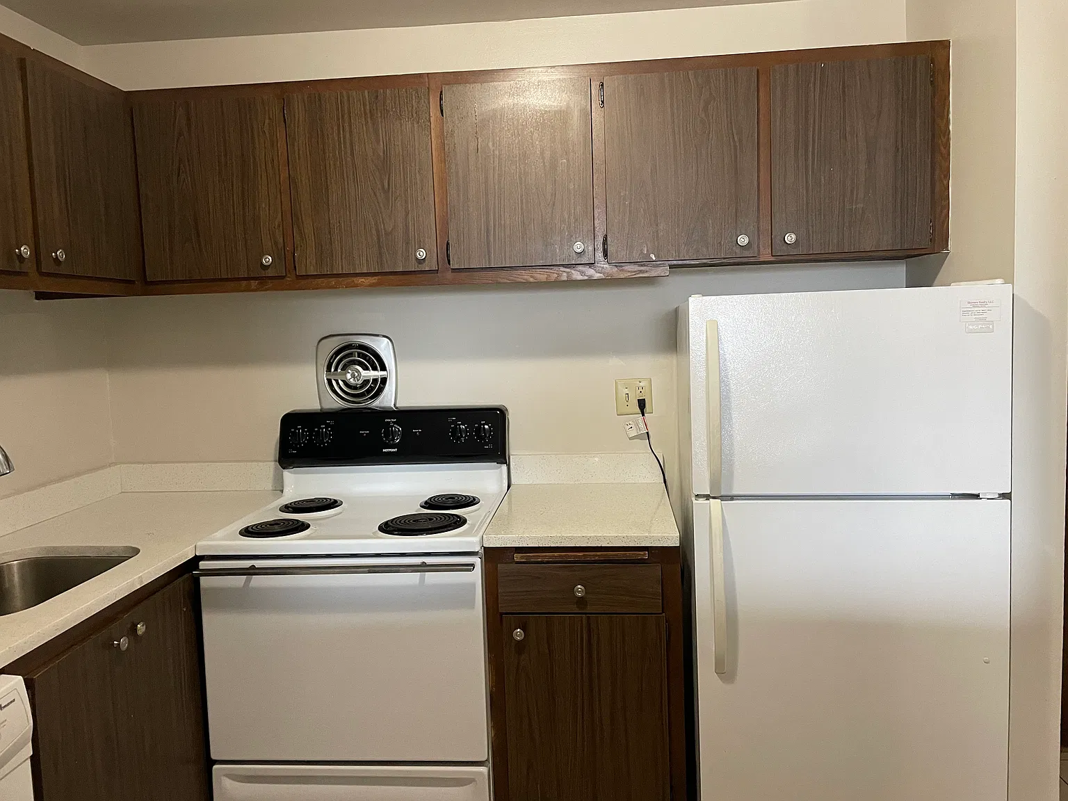 2 bed, 1.5 bath, 1000 sqft, $1,199 — Photo 2