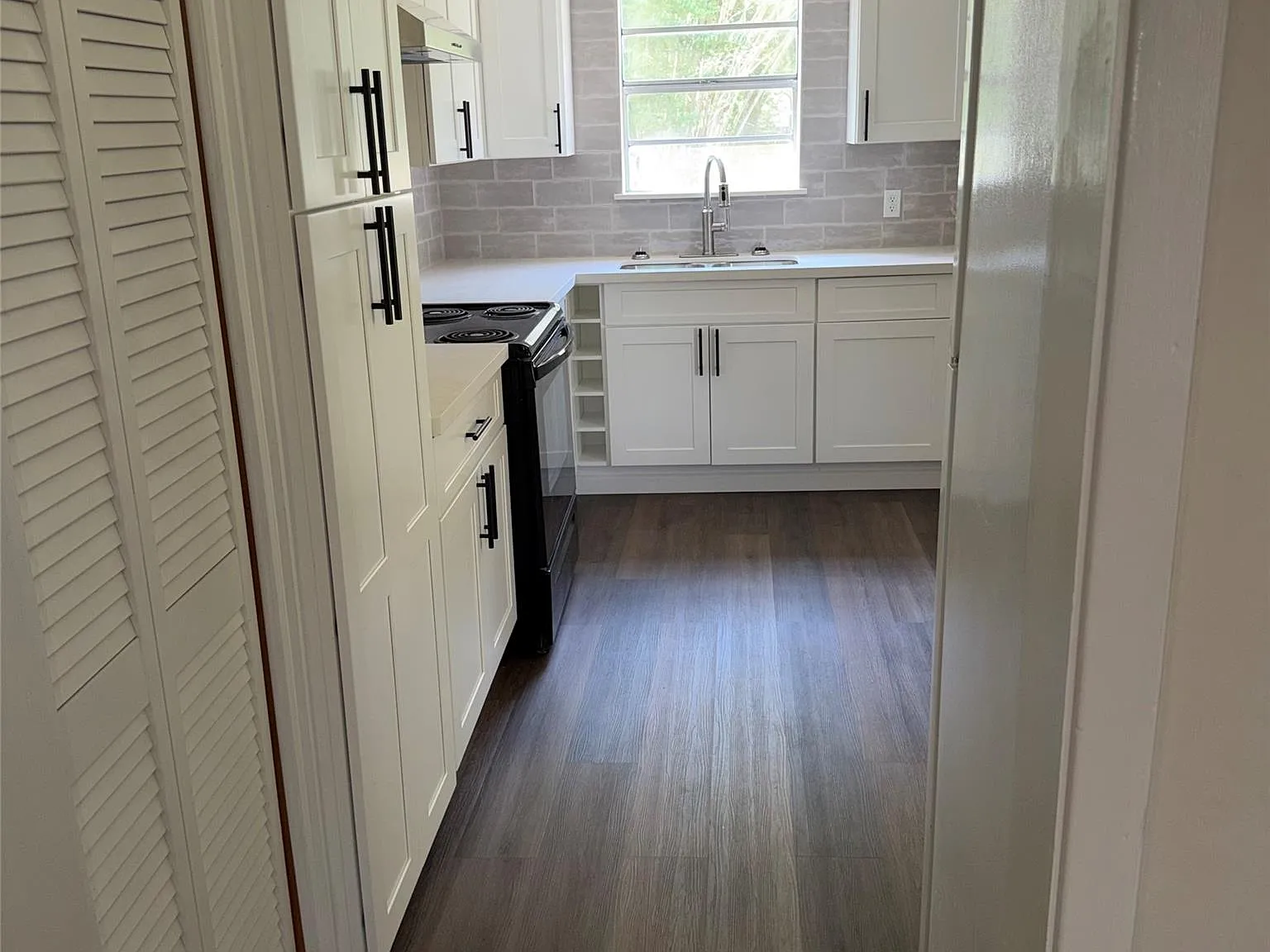 3 bed, 1.0 bath, 934 sqft, $1,500 — Photo 3