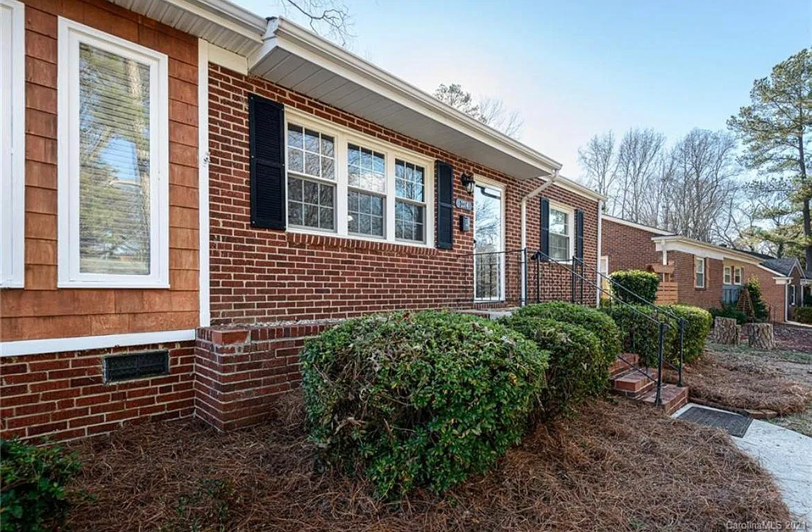 2 bed, 1137 sqft, $2,600 — Photo 3