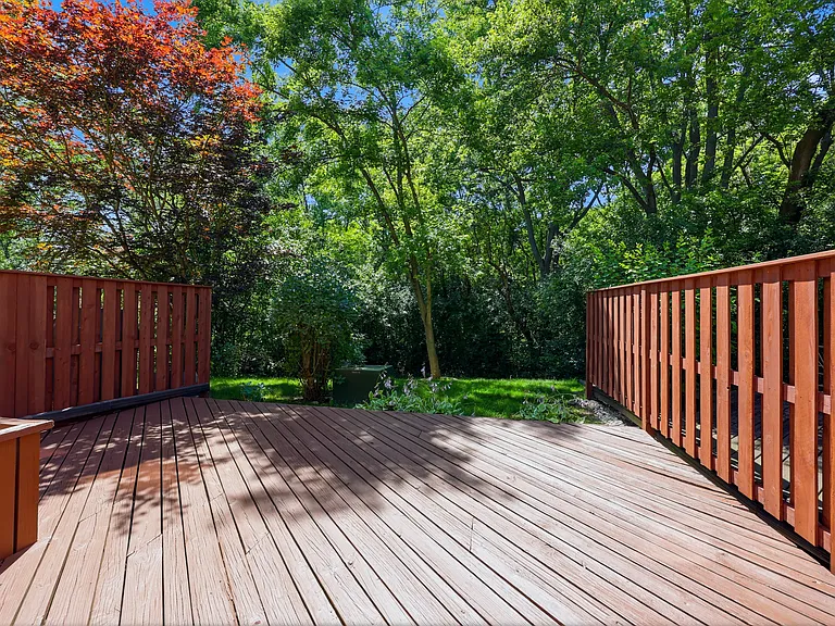 1542 Anderson Ln — Photo 11