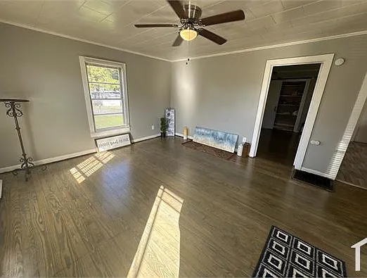 2 bed, 922 sqft, $1,050 — Photo 3