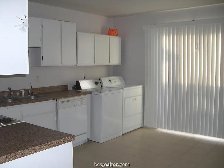 1411 Bermuda Ct — Photo 4