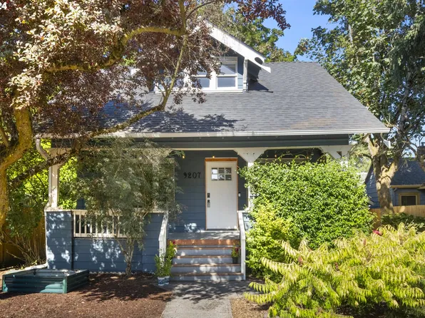 9207 N Ivanhoe St, Portland, OR 97203