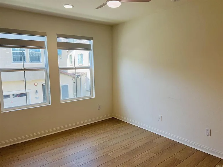 530 Longmeadow St — Photo 38