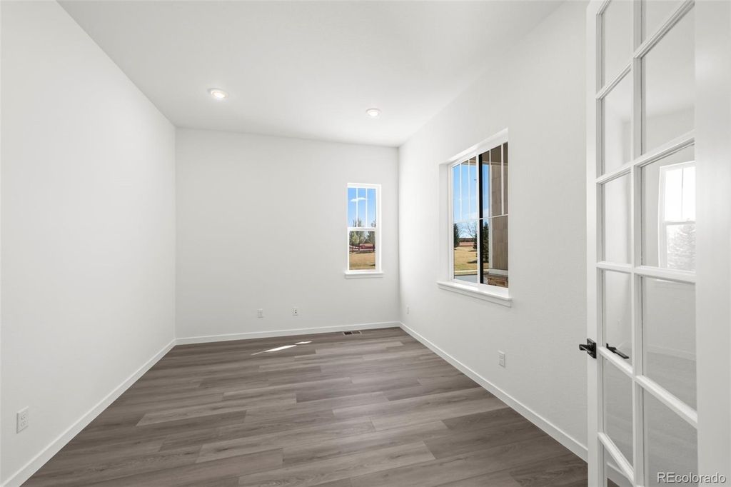 3795 Emerald Shore Circle