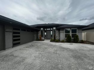 844 E Reflect Ridge Dr, Meridian, ID 83642