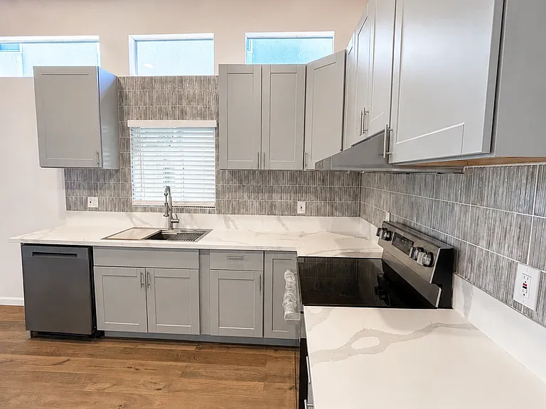 4382 Bixby Way — Photo 5