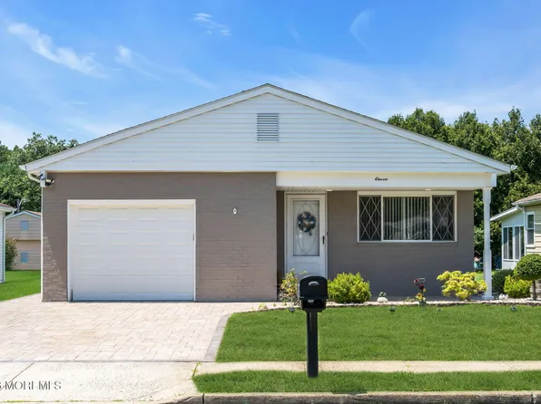 11 Burgess Court, Toms River, NJ 08757