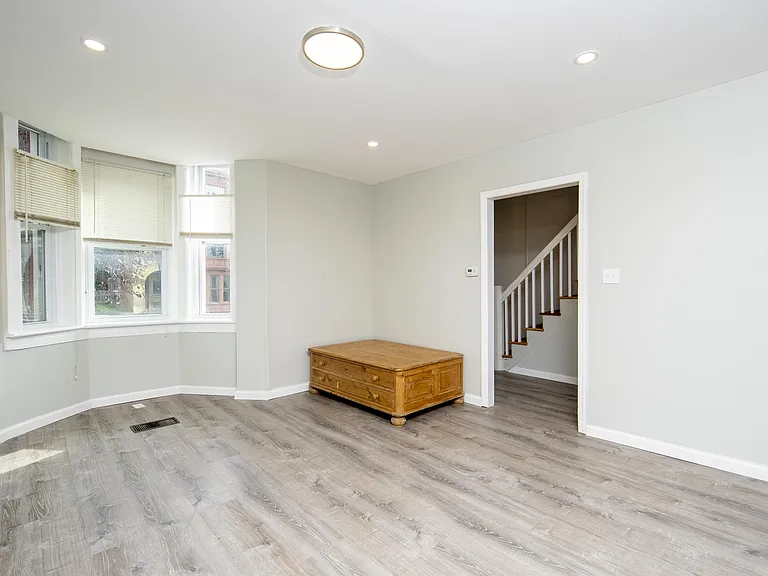 904 Peoples Ave — Photo 7