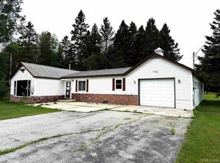 2592 W Dixner Rd, Gulliver, MI 49840