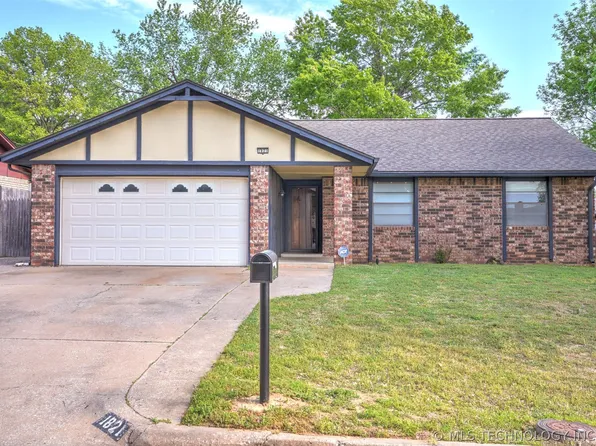 1821 Valley Rd, Sapulpa, OK 74066