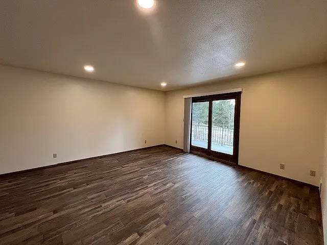3951 Fairway Hills Dr — Photo 3