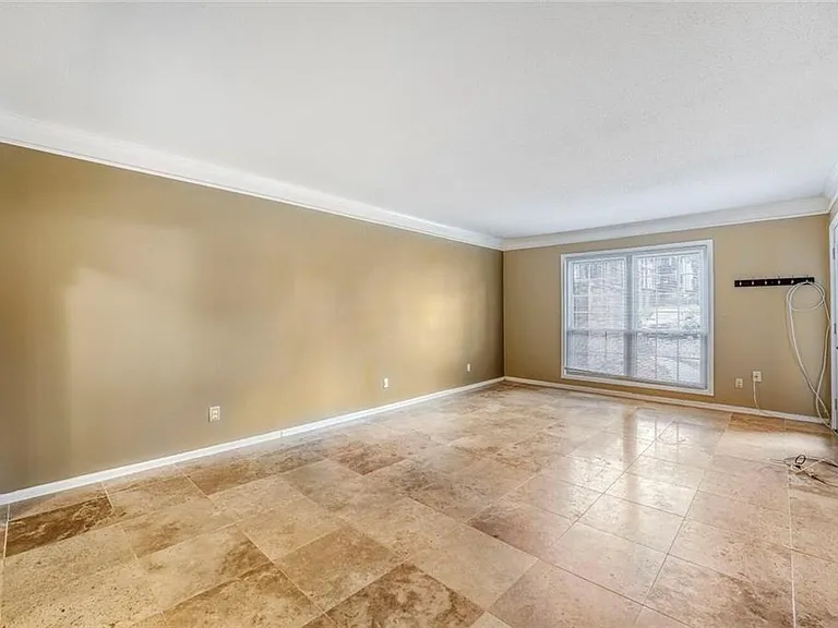 6851 Roswell Rd #M13 — Photo 5