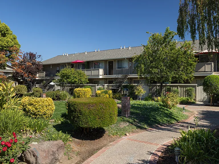 Los Gatos Gardens — Photo 34