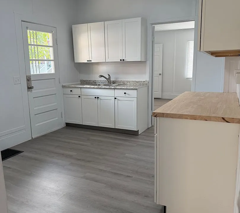 517 3rd Ave #2