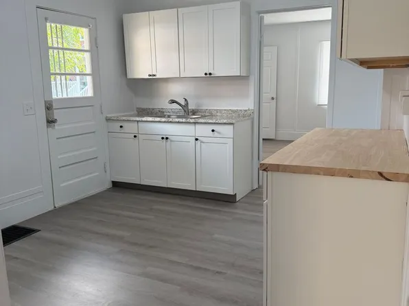 517 3rd Ave Floor 2, Carnegie, PA 15106
