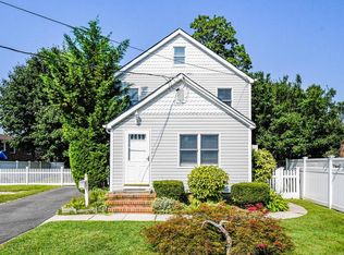 1810 Wantagh Ave, Wantagh, NY 11793