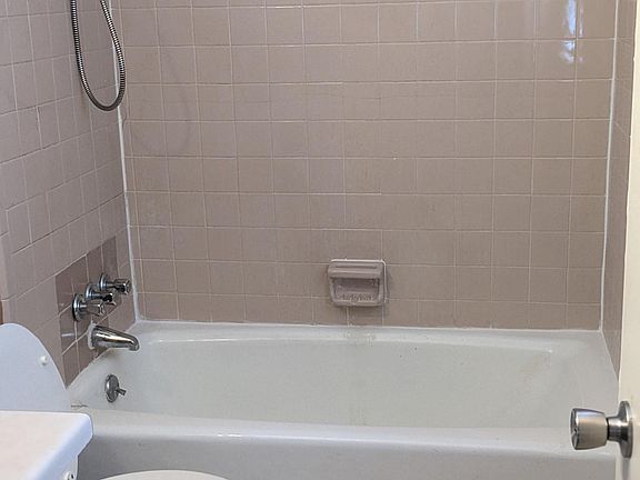 5th image of 251 Murray Fork Dr #0B-2Ba-1767Sqft