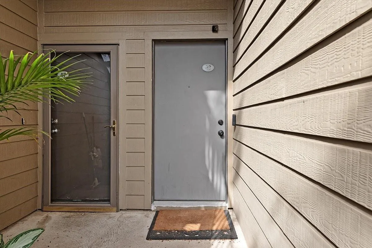 2 bed, 2.0 bath, 1123 sqft, $1,350 — Photo 1