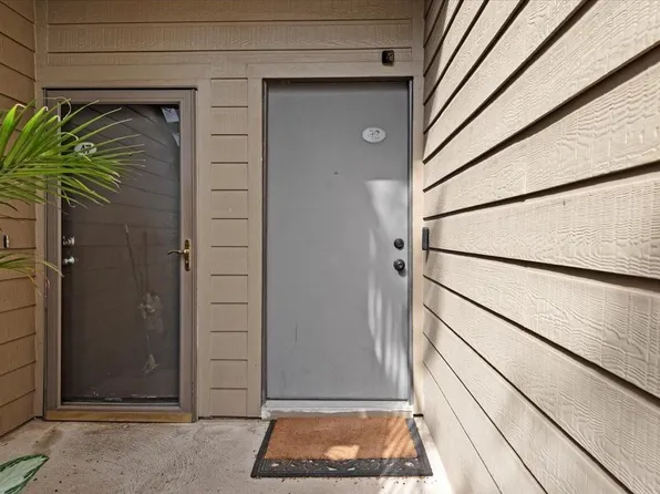 10047 Westpark Dr APT 33, Houston, TX 77042