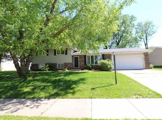 1610 W Grandridge Dr, Dunlap, IL 61525