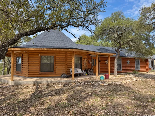 620 LAKE FOREST RD, Pipe Creek, TX 78063