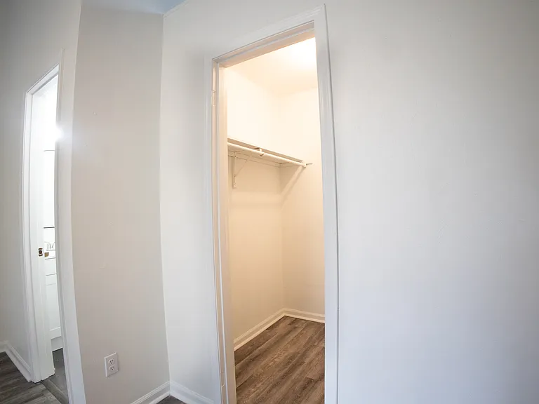194 Parkbrook Cir — Photo 23