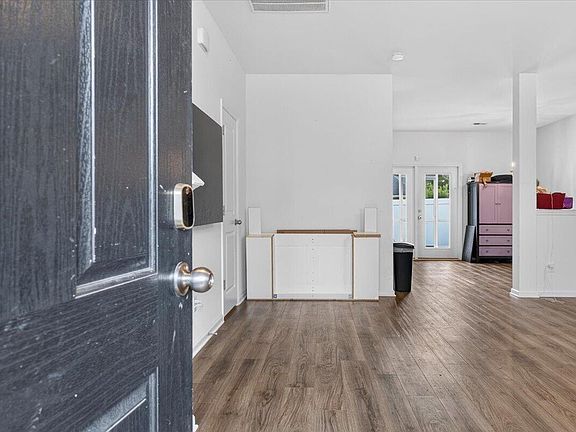 5th image of 417 Viceroy Ln
