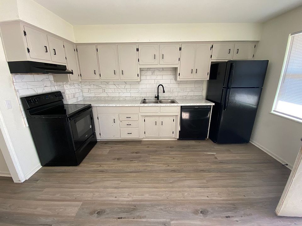 1st image of 417 McGoodwin Ave APT E