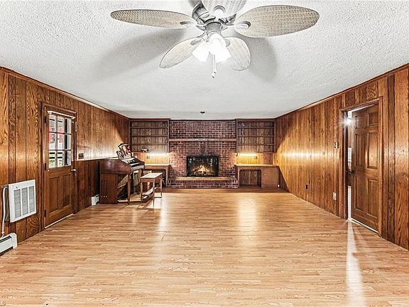 2nd image of 1040 Beechwood Rd