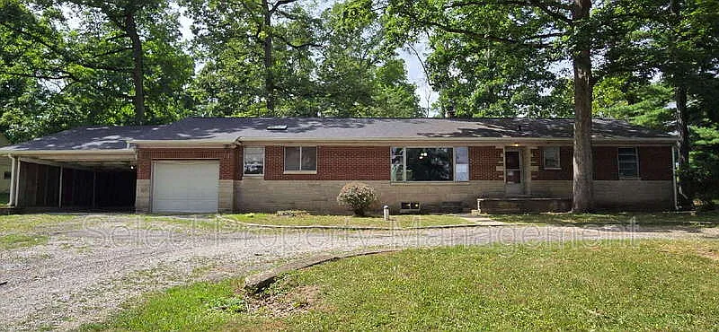 3 bed, 2.0 bath, 2021 sqft, $1,399 — Photo 1