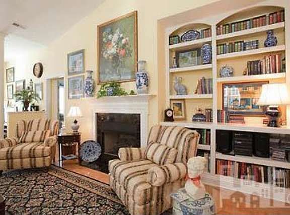 4th image of 1018 N Sanderling Dr