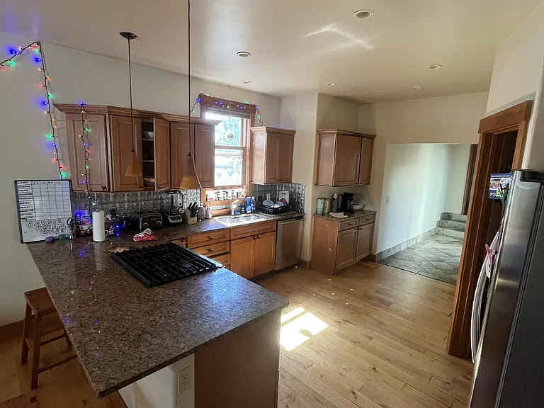 246 Garfield Ave #4 — Photo 4
