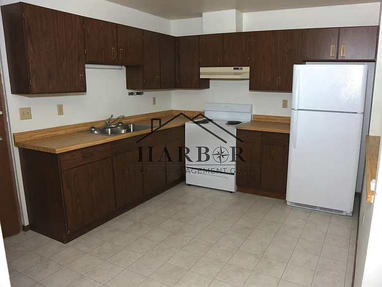 Valley View Apartments — Photo 15