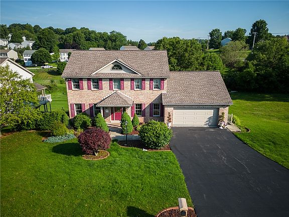 2nd image of 3 Hampshire Dr