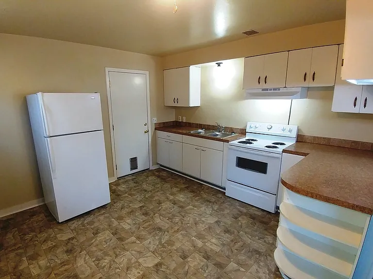 1556 McKinley St — Photo 6