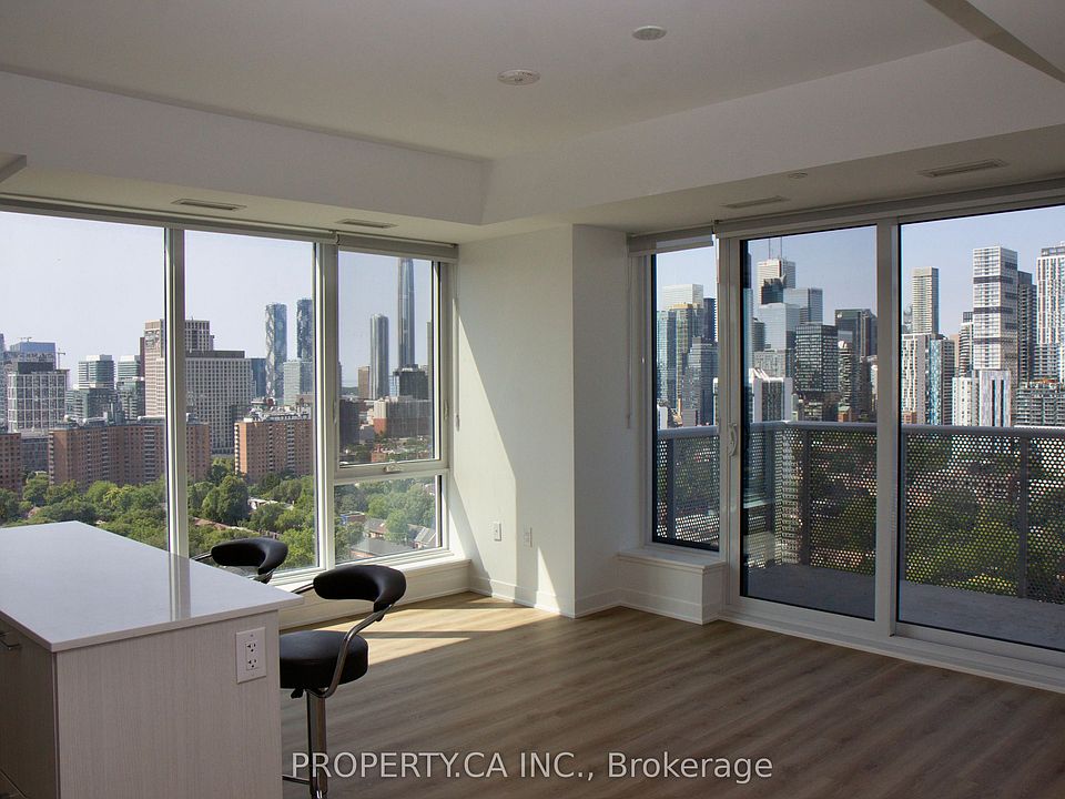 1st image of 10 Oak St #1904