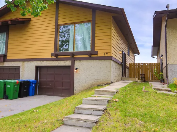 29 Falchurch Rd NE, Calgary, AB T3J 1G6