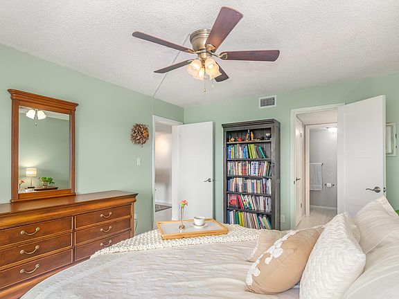 4th image of 760 S Brevard Ave APT 117
