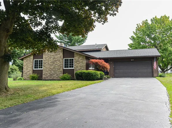 40 Ponty Pool Cir, Rochester, NY 14616