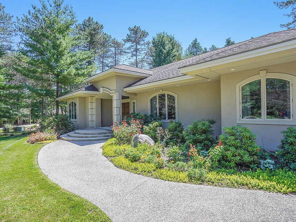 1st image of 3571 Meadowood Trail Dr SE