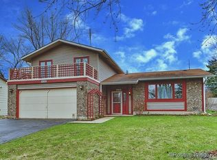 8133 Carolwood Ln, Woodridge, IL 60517