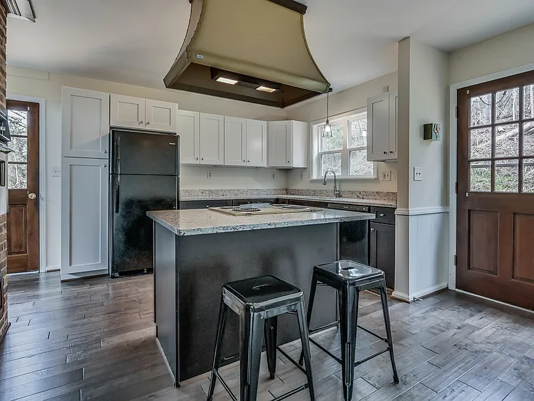 1408 Cedar Hill Rd — Photo 16