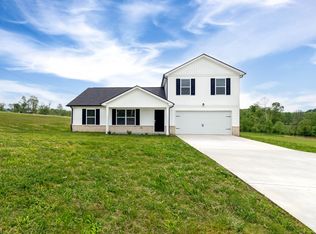 1043 E Piney Rd, Dickson, TN 37055