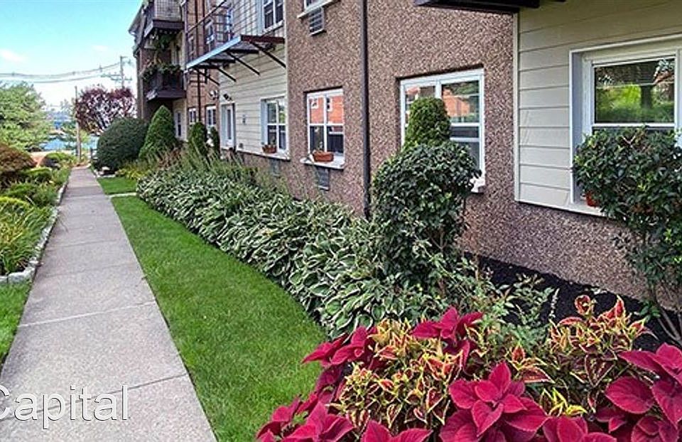 2nd image of 292 Piermont Ave #292