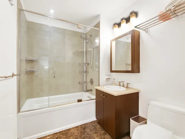 447 Avenue P image 12 of 19