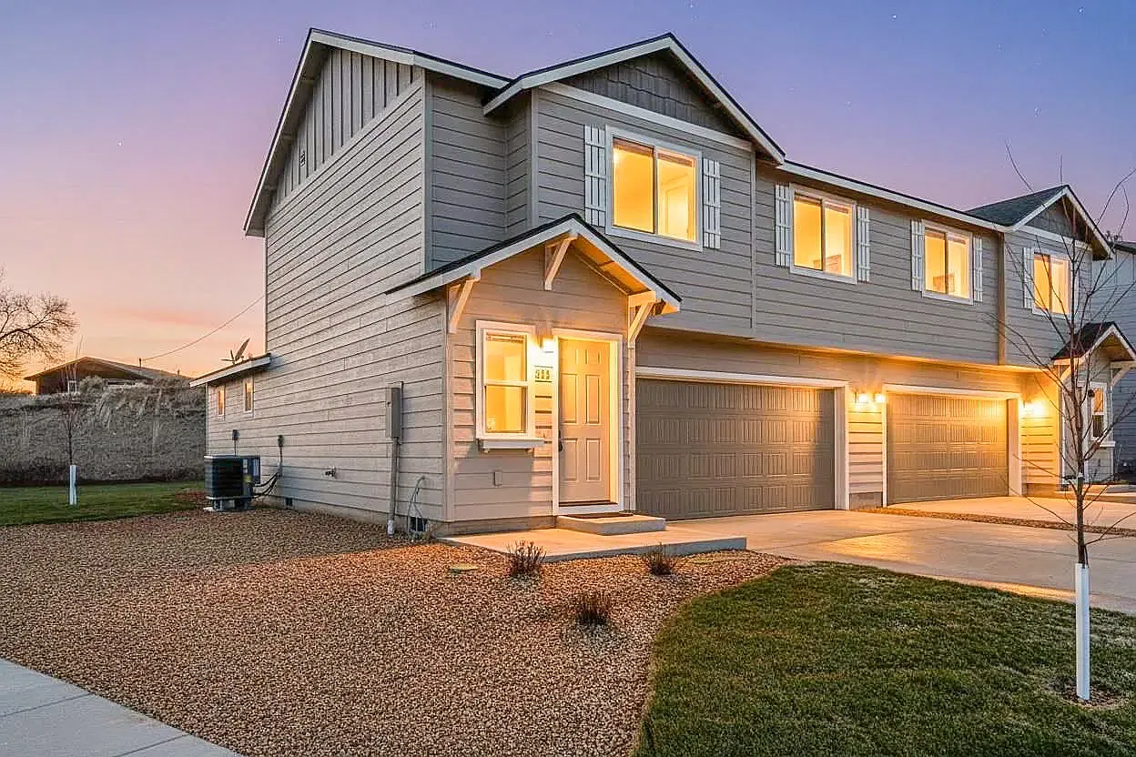 3 bed, 2.5 bath, 1395 sqft, $2,500 — Photo 1